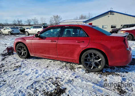 2022 Chrysler 300 S z USA, uszkodzony, nr VIN 2C3CCABG8NH170733